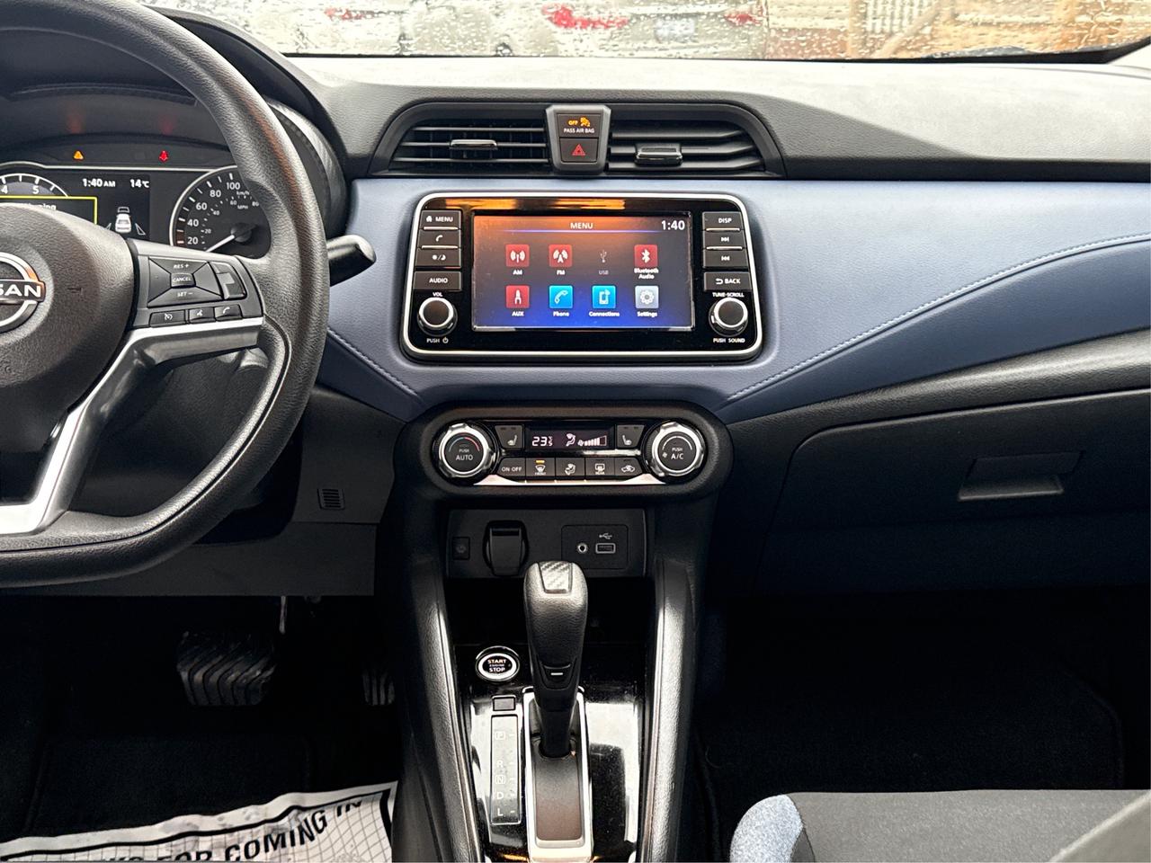 2023 Nissan Versa SV HEATED SEATS MINT CONDITION! LOW KM! MUST SEE! Photo