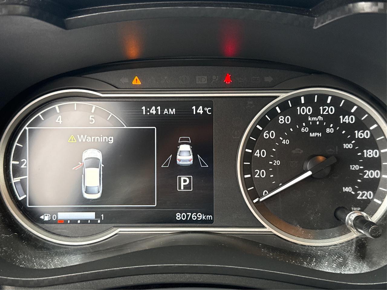 2023 Nissan Versa SV HEATED SEATS MINT CONDITION! LOW KM! MUST SEE! Photo