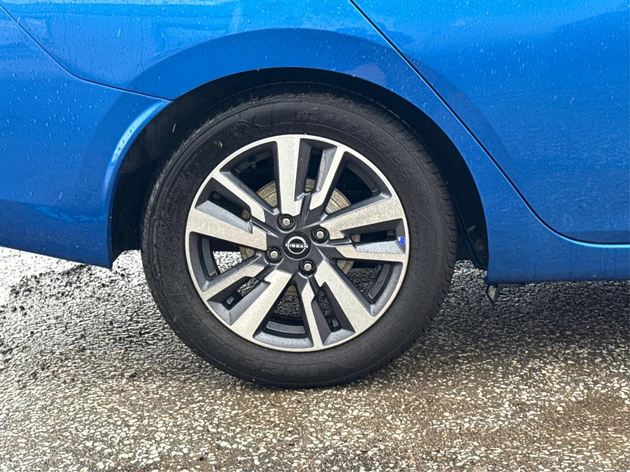 2023 Nissan Versa SV HEATED SEATS MINT CONDITION! LOW KM! MUST SEE! Photo