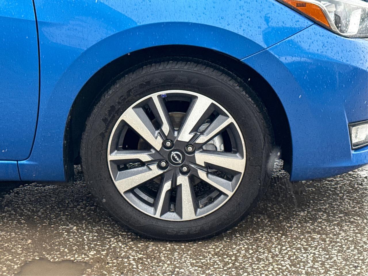 2023 Nissan Versa SV HEATED SEATS MINT CONDITION! LOW KM! MUST SEE! Photo