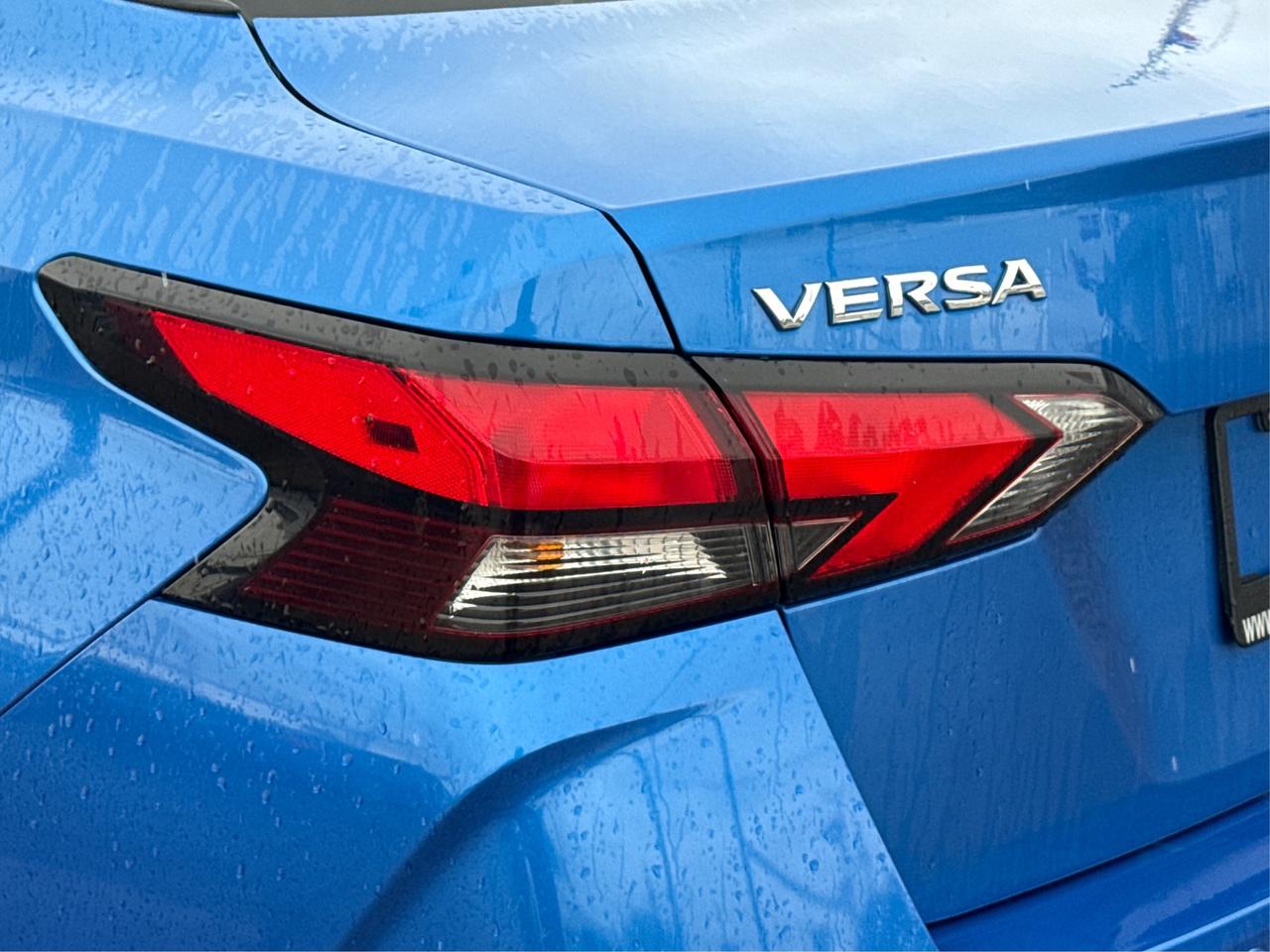 2023 Nissan Versa SV HEATED SEATS MINT CONDITION! LOW KM! MUST SEE! Photo