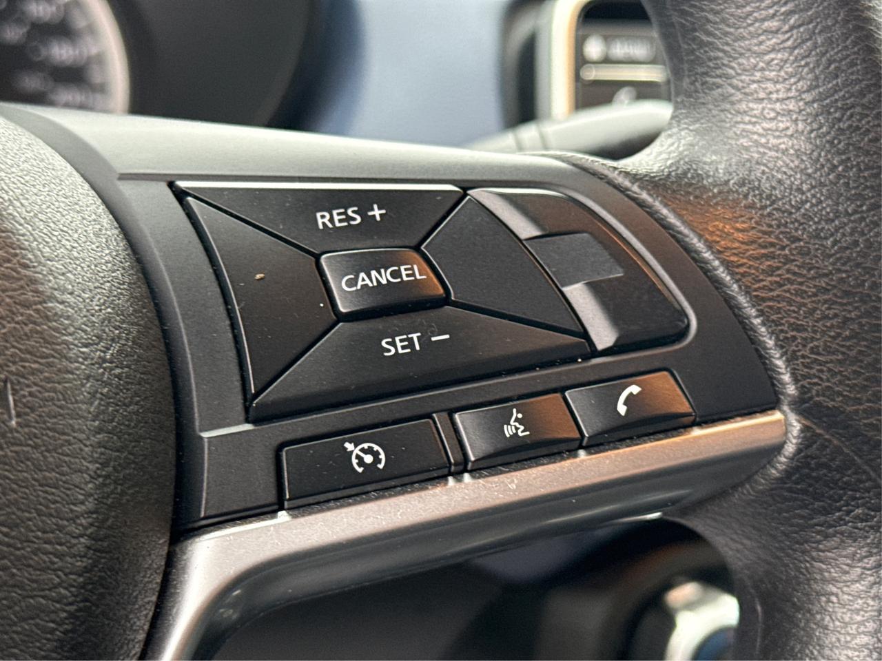 2023 Nissan Versa SV HEATED SEATS MINT CONDITION! LOW KM! MUST SEE! Photo