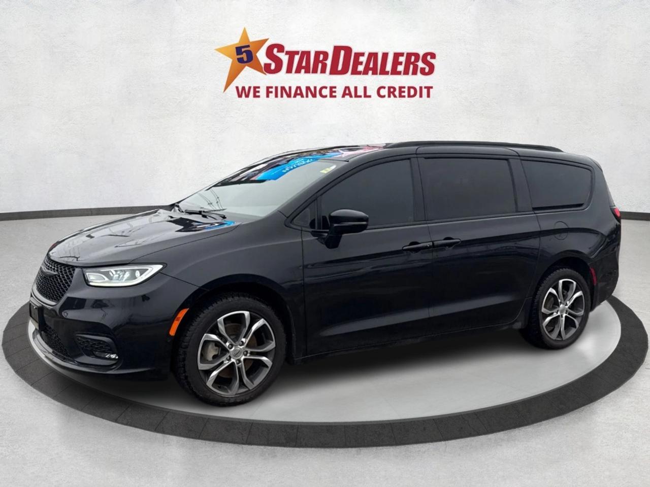 2023 Chrysler Pacifica 7 PASS NAV DVD LEATHER SUNROOF WE FINANCE ALL! Photo