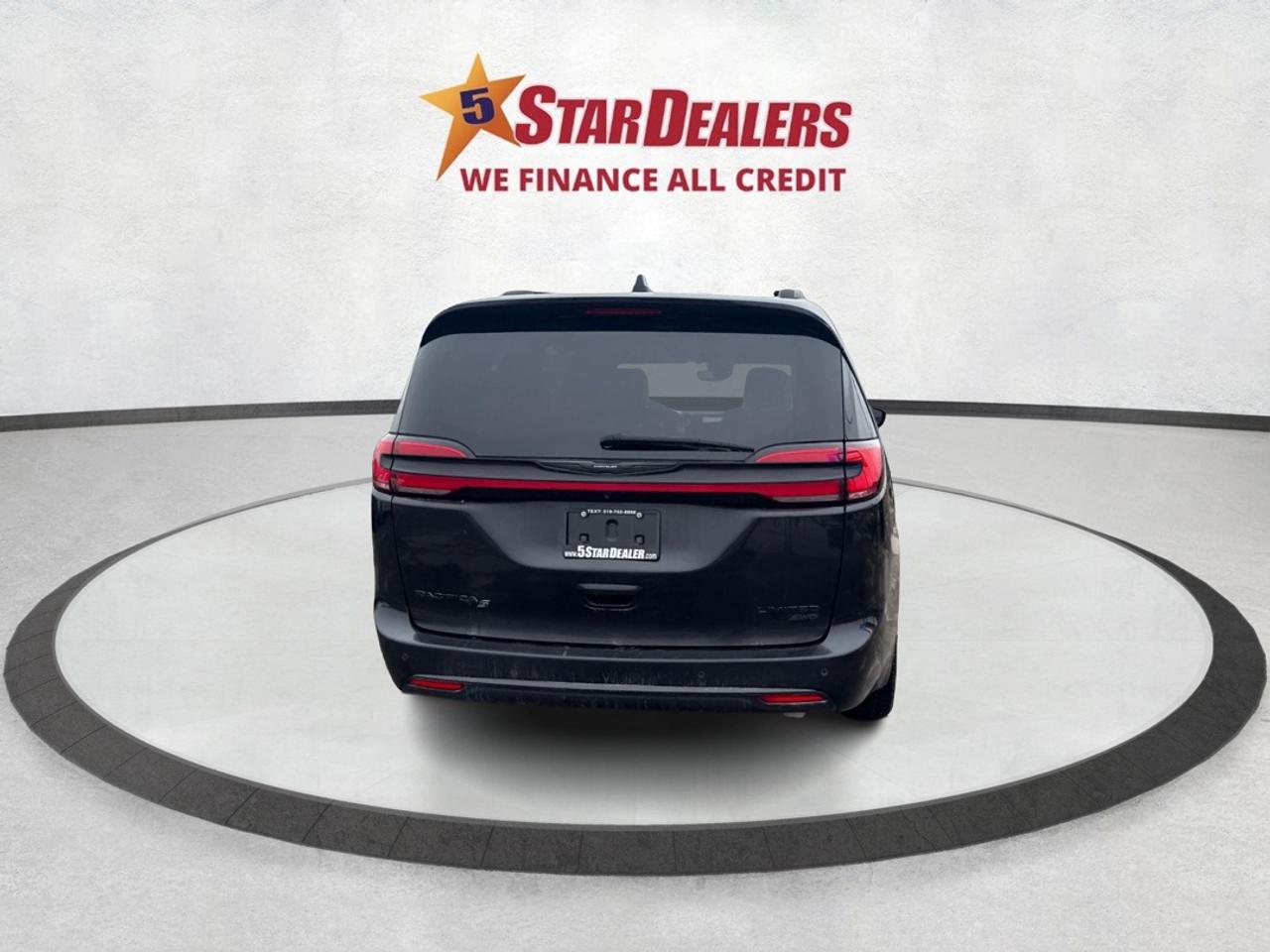 2023 Chrysler Pacifica 7 PASS NAV DVD LEATHER SUNROOF WE FINANCE ALL! Photo