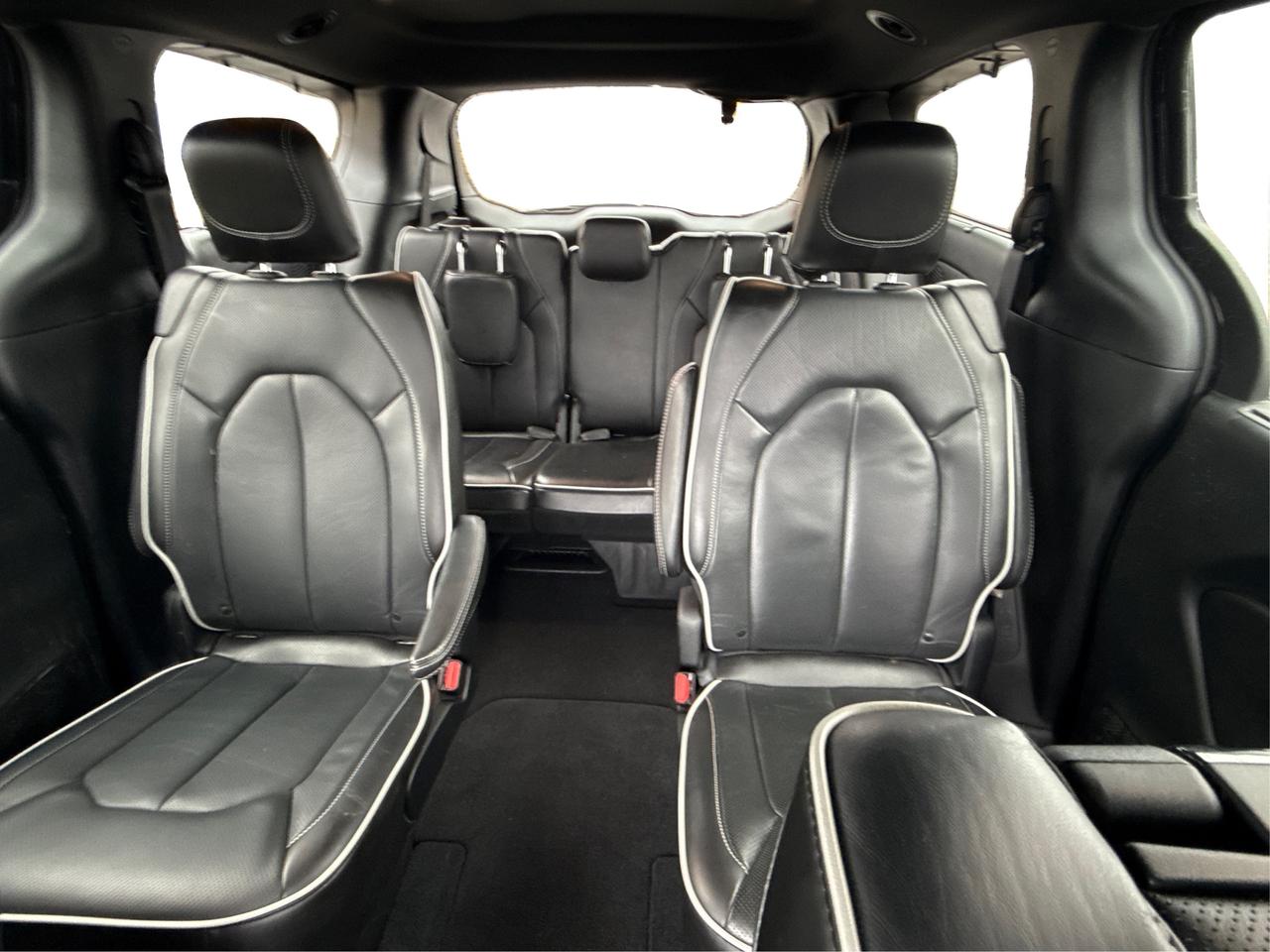 2023 Chrysler Pacifica 7 PASS NAV DVD LEATHER SUNROOF WE FINANCE ALL! Photo