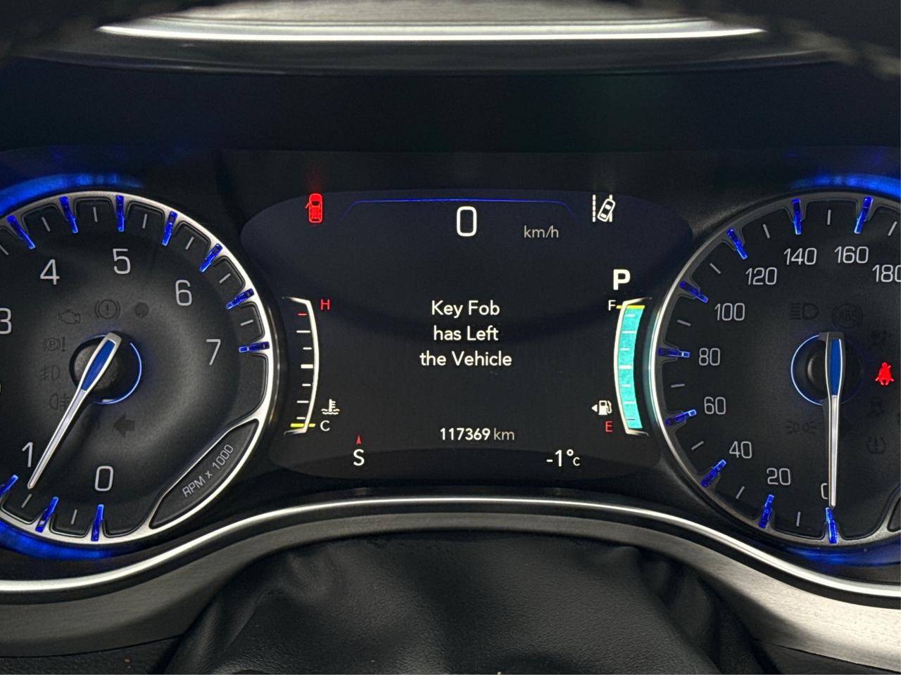 2023 Chrysler Pacifica 7 PASS NAV DVD LEATHER SUNROOF WE FINANCE ALL! Photo