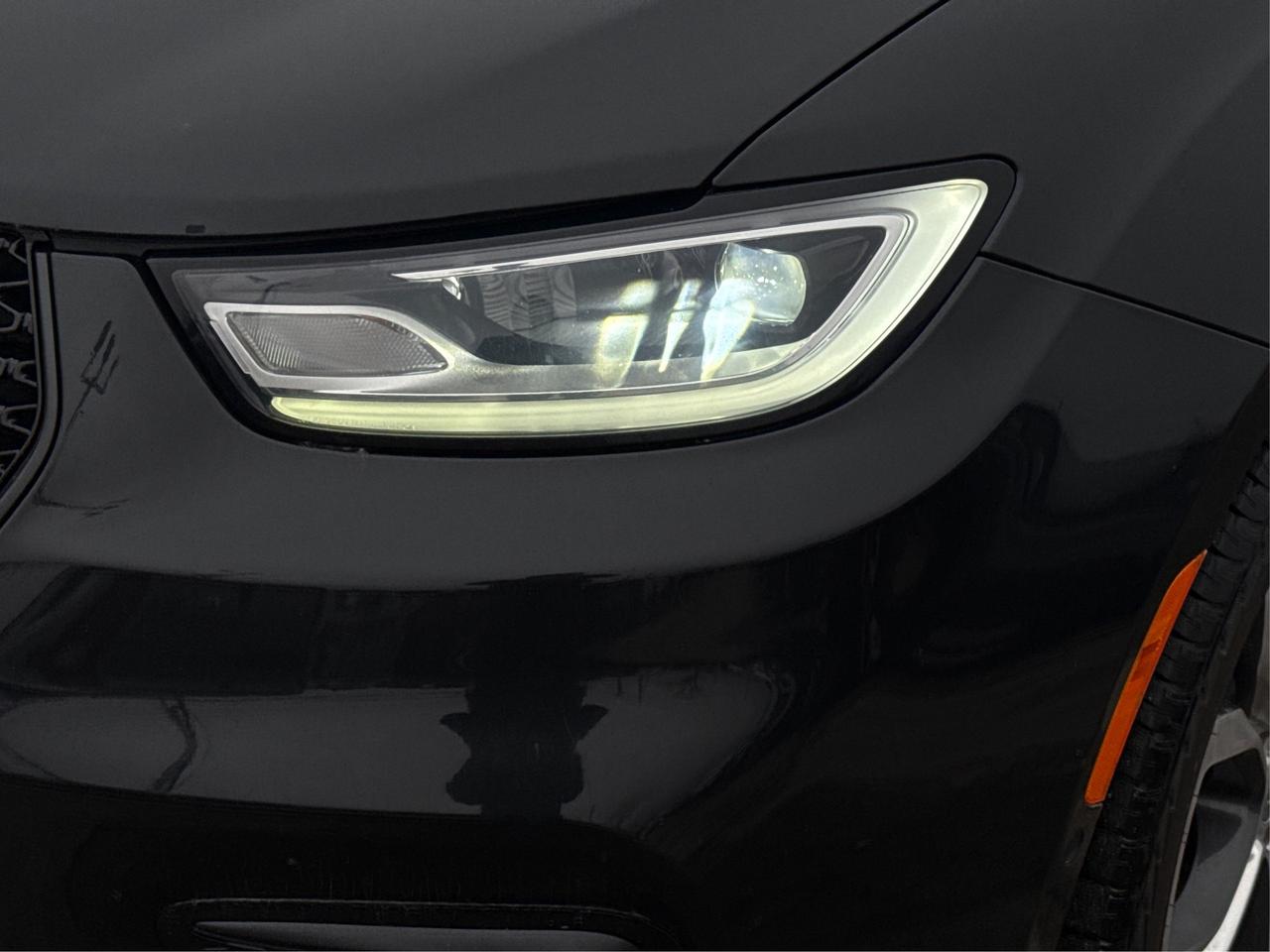 2023 Chrysler Pacifica 7 PASS NAV DVD LEATHER SUNROOF WE FINANCE ALL! Photo