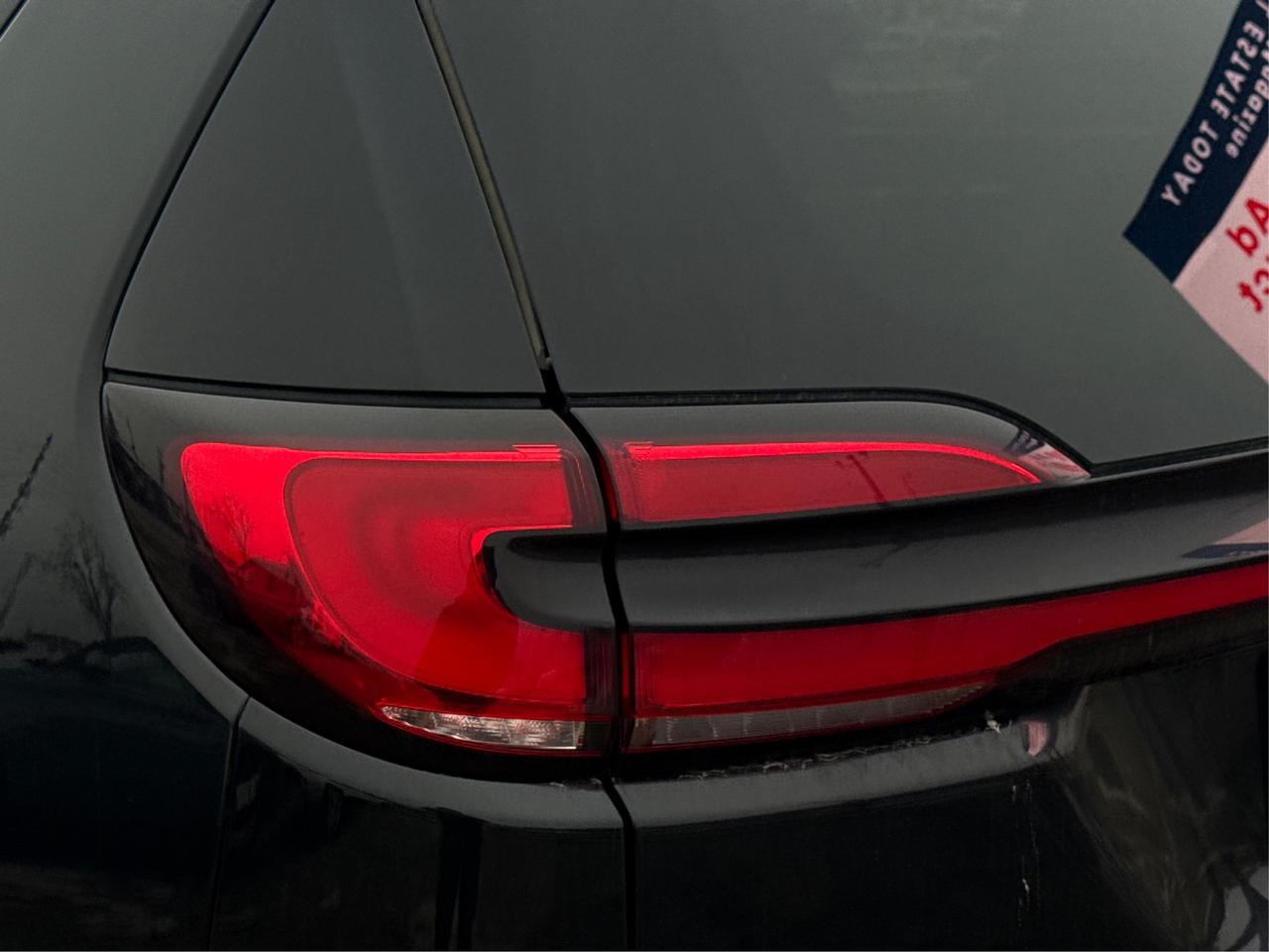 2023 Chrysler Pacifica 7 PASS NAV DVD LEATHER SUNROOF WE FINANCE ALL! Photo