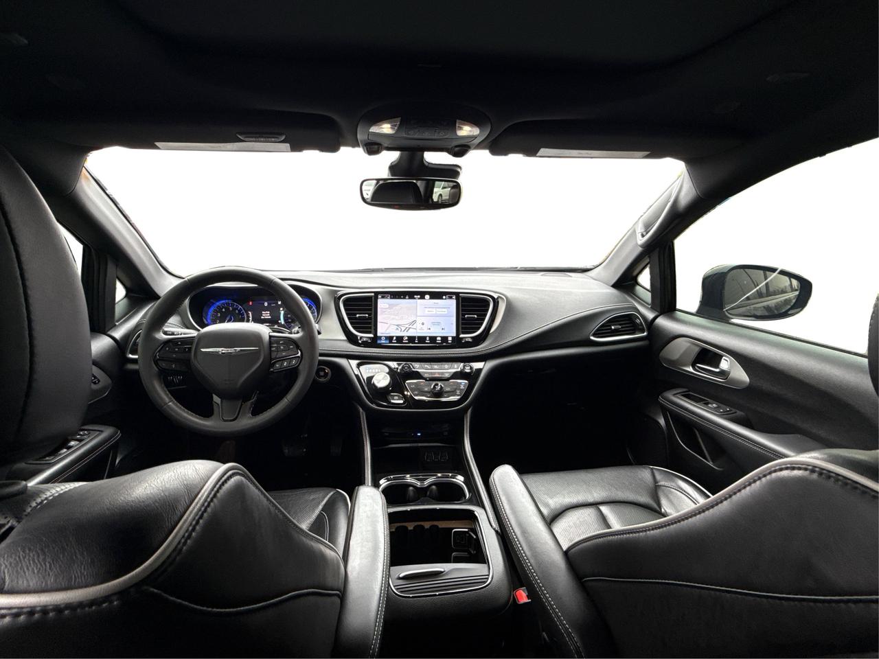 2023 Chrysler Pacifica 7 PASS NAV DVD LEATHER SUNROOF WE FINANCE ALL! Photo