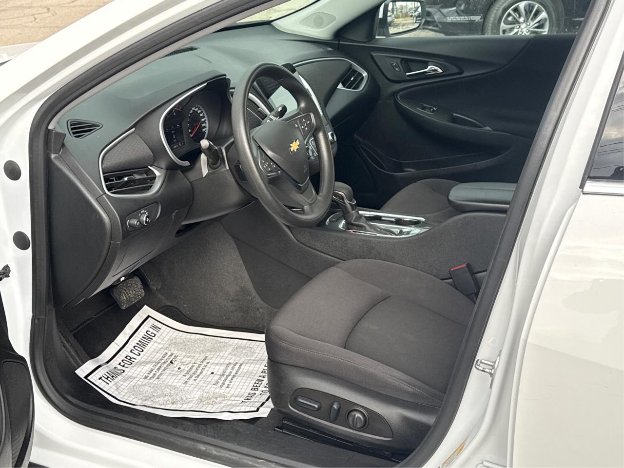 2024 Chevrolet Malibu HEATED SEATS REAR CAM MINT WE FINANCE ALL CREDIT! Photo