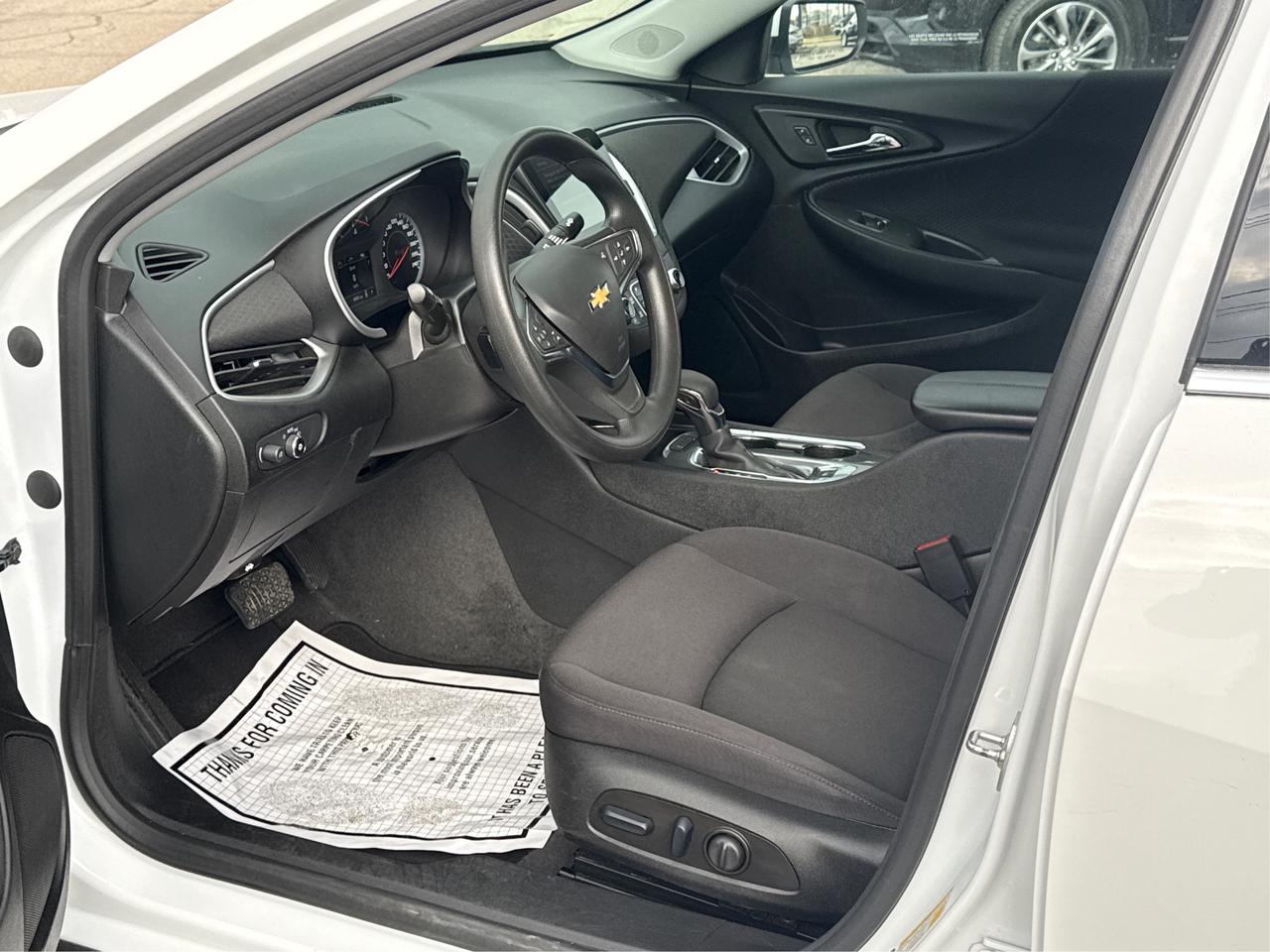 2024 Chevrolet Malibu HEATED SEATS REAR CAM MINT WE FINANCE ALL CREDIT! Photo