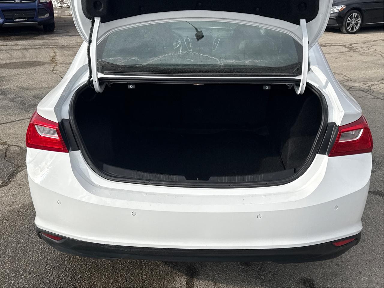 2024 Chevrolet Malibu HEATED SEATS REAR CAM MINT WE FINANCE ALL CREDIT! Photo