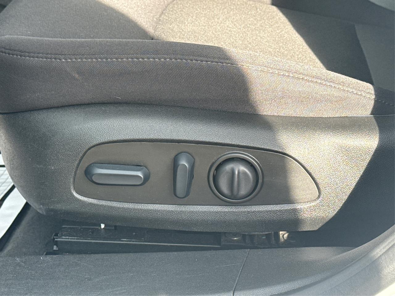 2024 Chevrolet Malibu HEATED SEATS REAR CAM MINT WE FINANCE ALL CREDIT! Photo