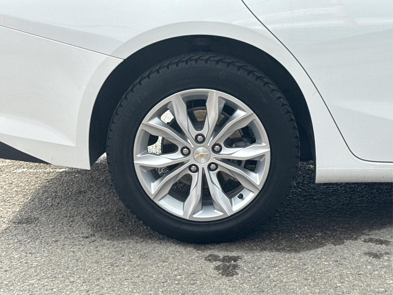 2024 Chevrolet Malibu HEATED SEATS REAR CAM MINT WE FINANCE ALL CREDIT! Photo