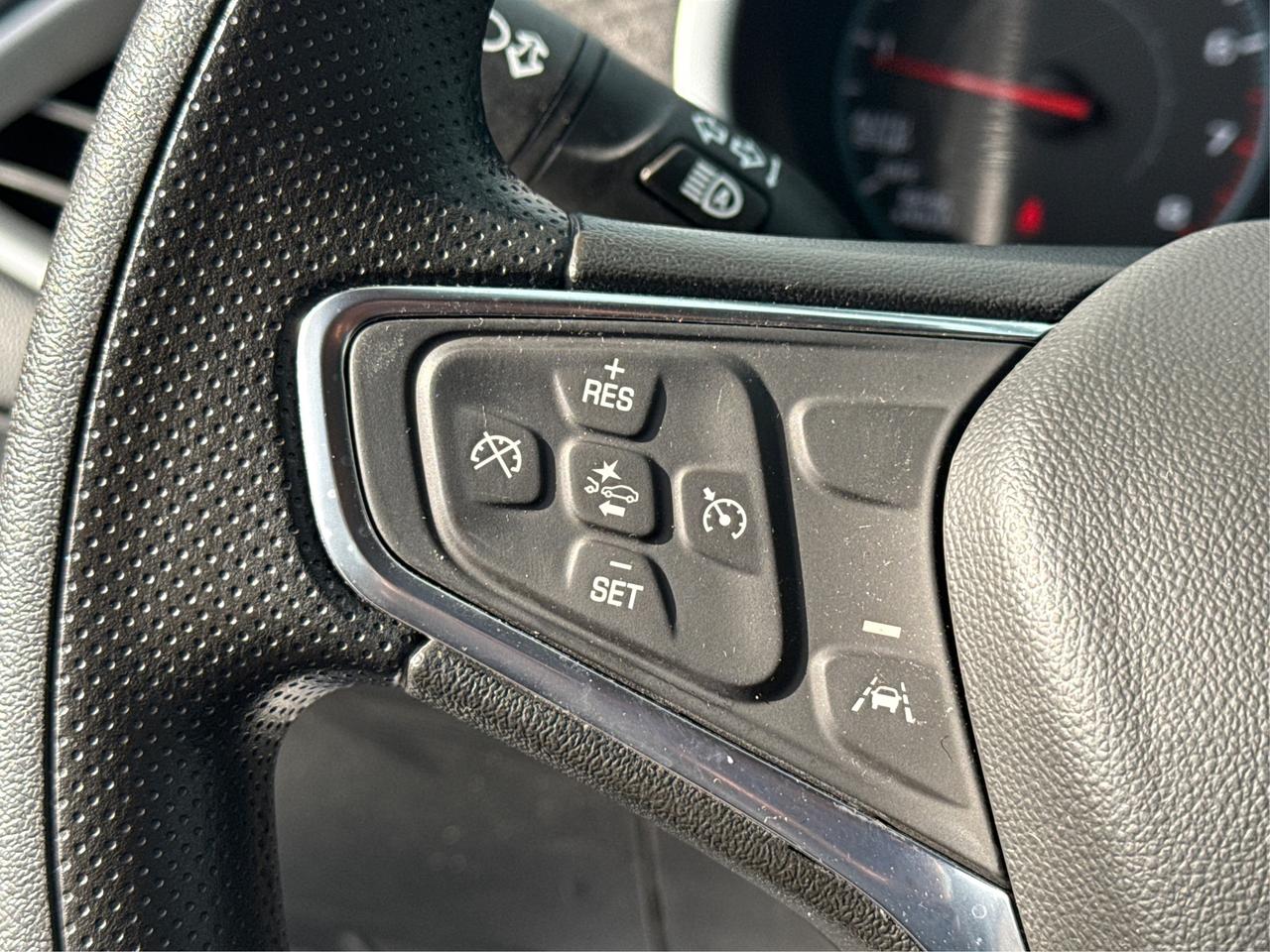 2024 Chevrolet Malibu HEATED SEATS REAR CAM MINT WE FINANCE ALL CREDIT! Photo