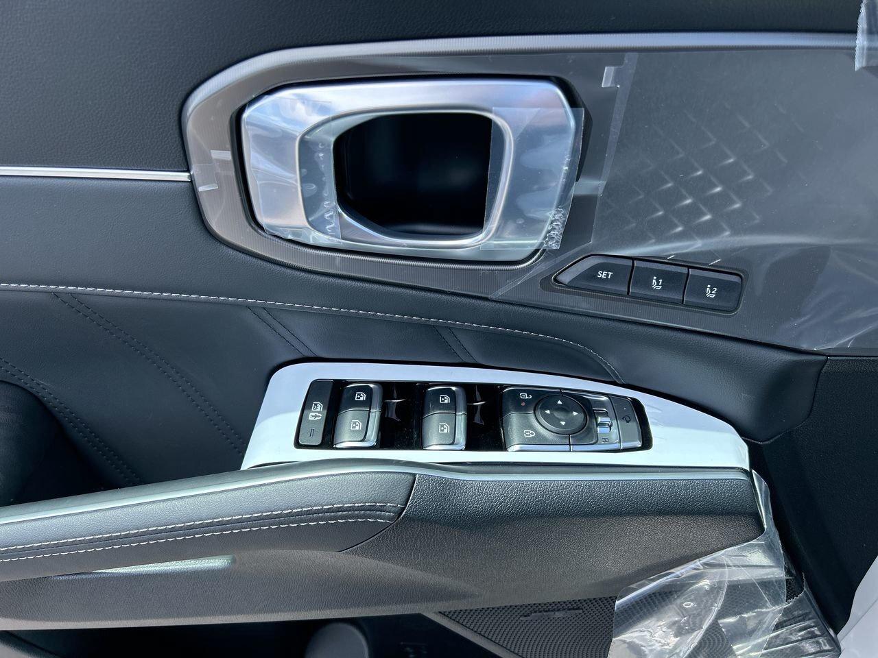 2025 Kia Sorento Plug-In Hybrid SX AWD PHEV   MANAGER SPECIAL   DEMO Photo4