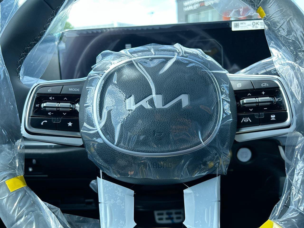 2025 Kia Sorento Plug-In Hybrid SX AWD PHEV   MANAGER SPECIAL   DEMO Photo