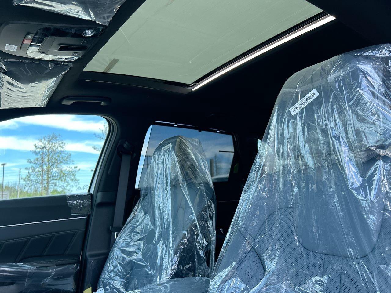 2025 Kia Sorento Plug-In Hybrid SX AWD PHEV   MANAGER SPECIAL   DEMO Photo