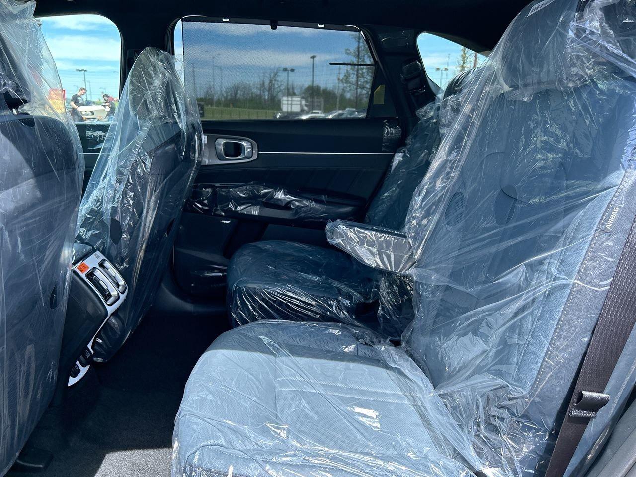 2025 Kia Sorento Plug-In Hybrid SX AWD PHEV   MANAGER SPECIAL   DEMO Photo