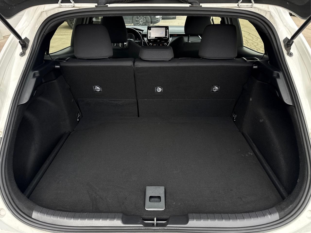 2020 Toyota Corolla Hatchback HEATED SEATS REAR CAM MINT! WE FINANCE ALL CREDIT! Photo