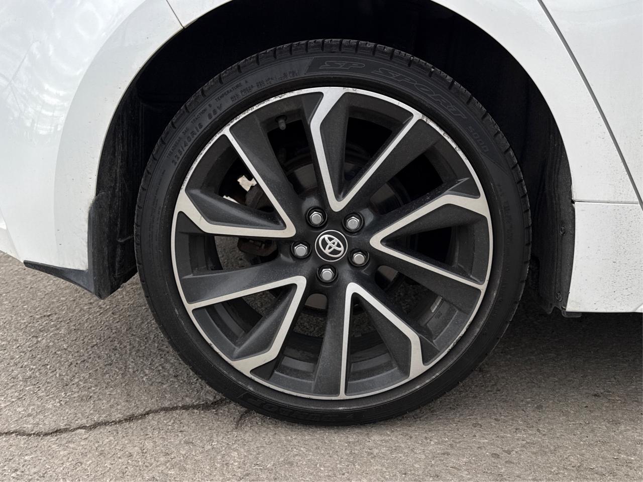 2020 Toyota Corolla Hatchback HEATED SEATS REAR CAM MINT! WE FINANCE ALL CREDIT! Photo