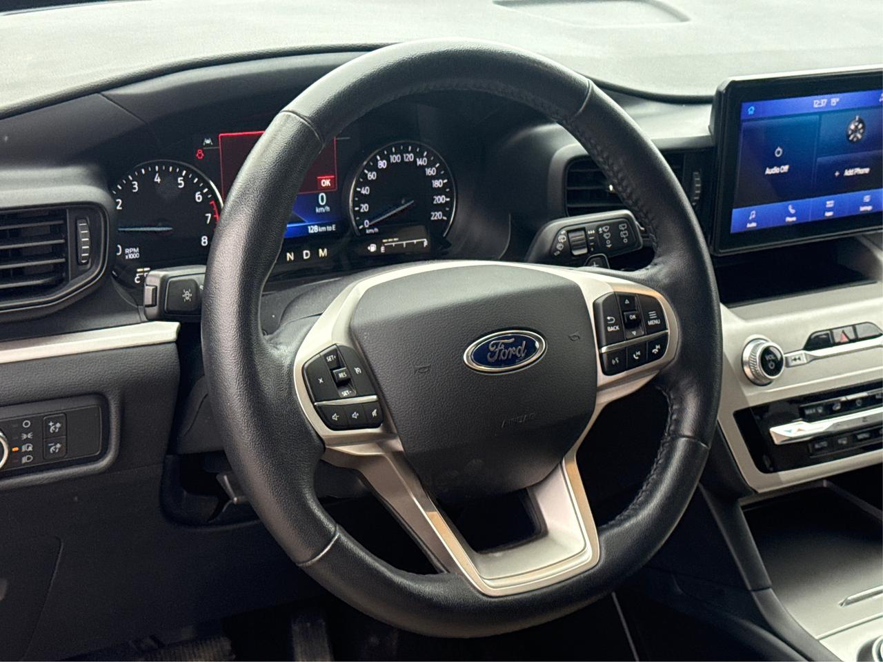 2020 Ford Explorer XLT 4WD MINT! MUST SEE! WE FINANCE ALL CREDIT! Photo