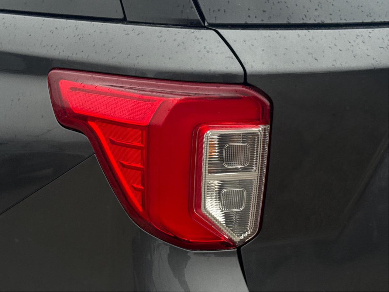 2020 Ford Explorer XLT 4WD MINT! MUST SEE! WE FINANCE ALL CREDIT! Photo