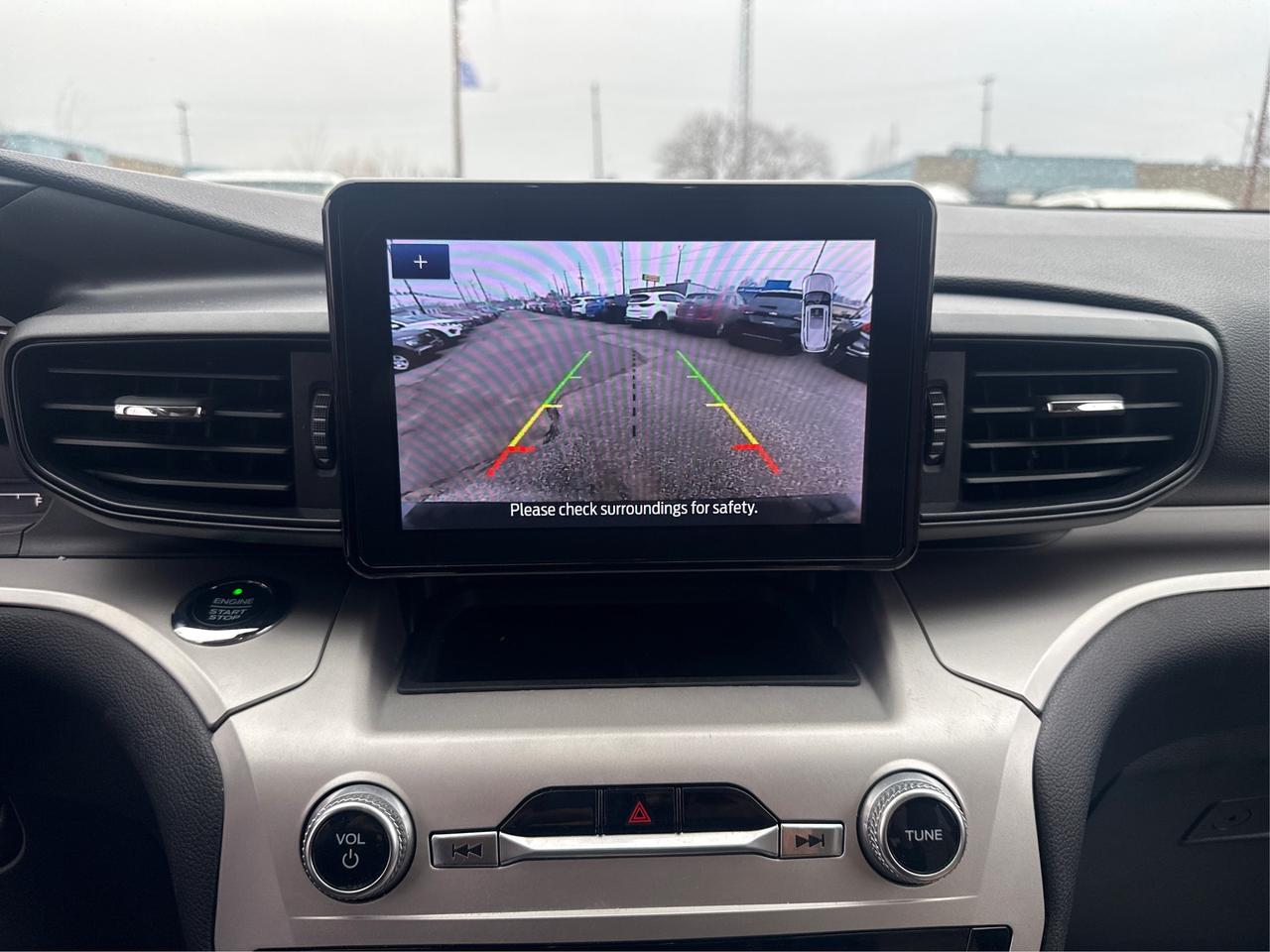 2020 Ford Explorer XLT 4WD MINT! MUST SEE! WE FINANCE ALL CREDIT! Photo