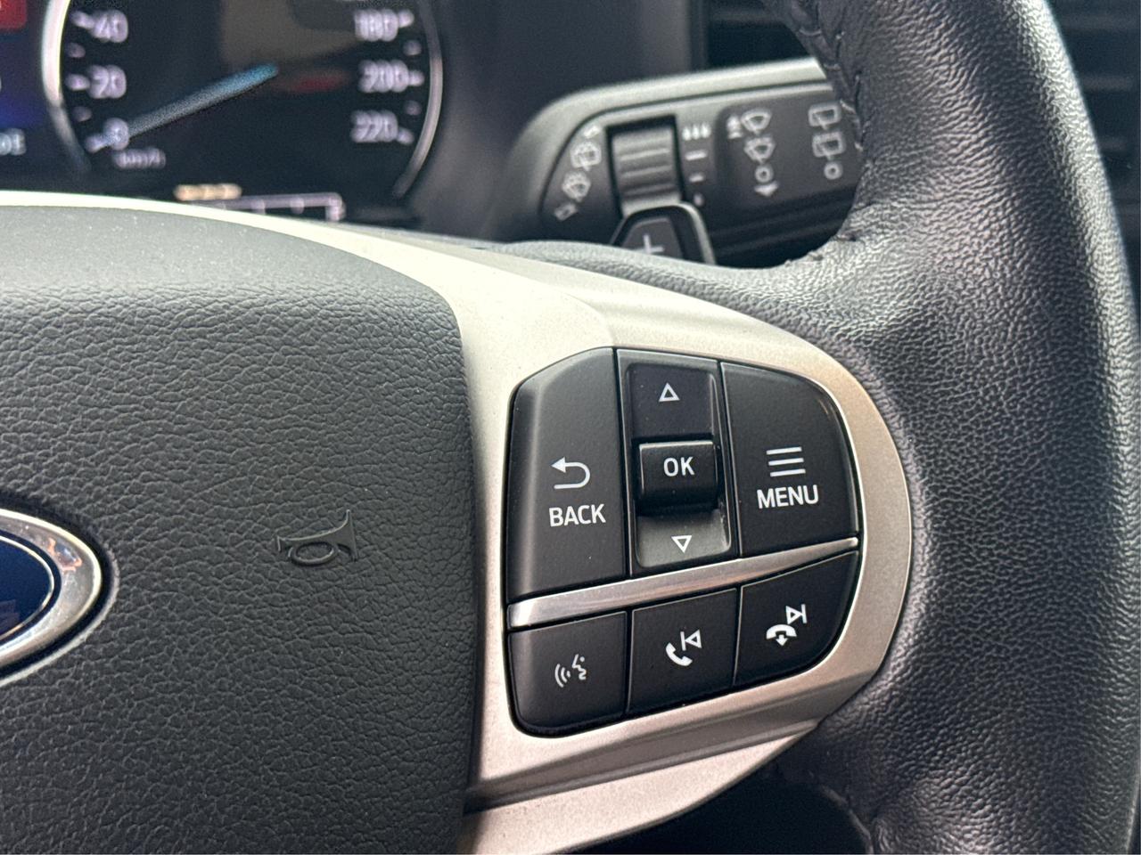 2020 Ford Explorer XLT 4WD MINT! MUST SEE! WE FINANCE ALL CREDIT! Photo