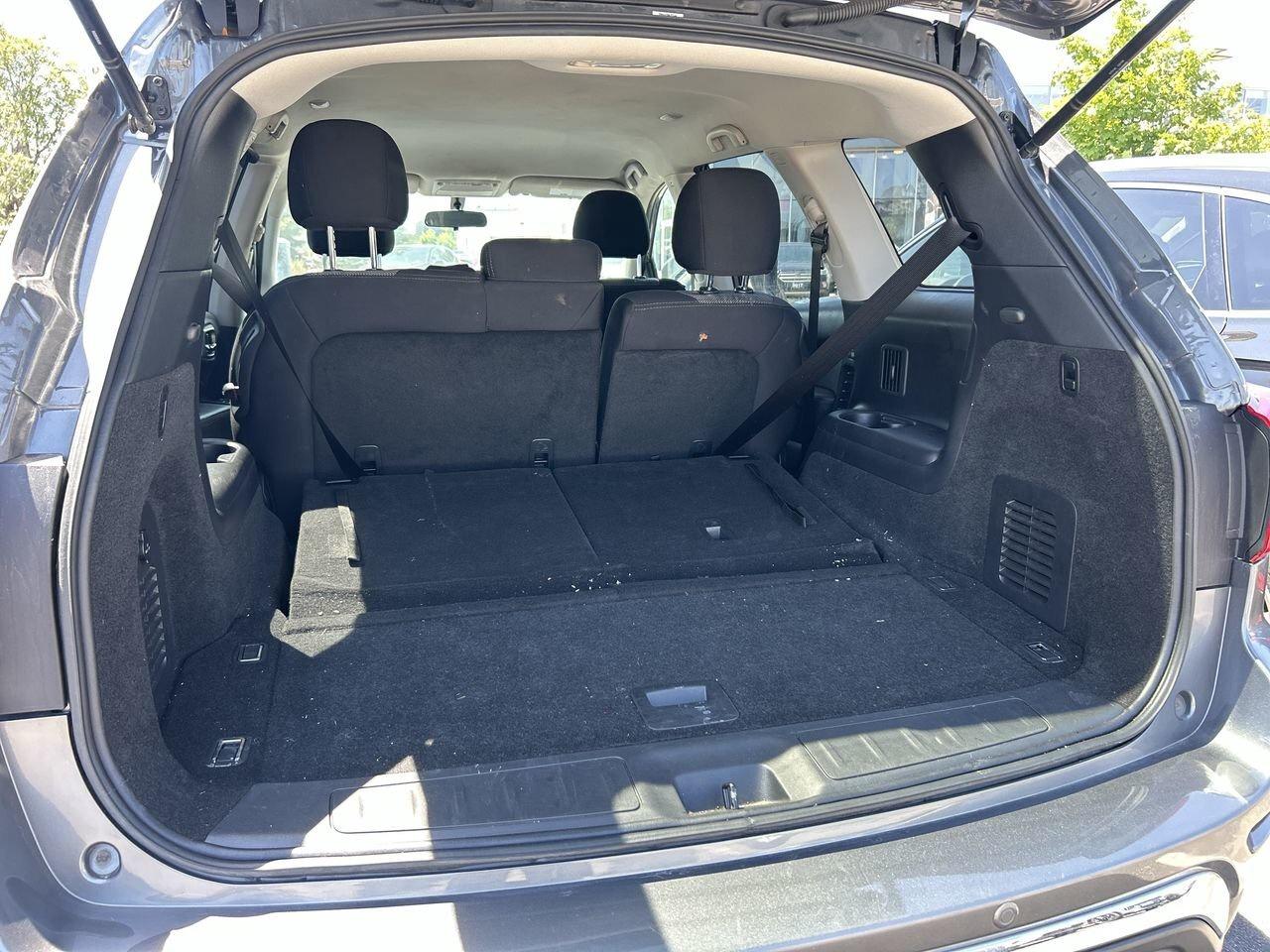 2019 Nissan Pathfinder SL Premium   Spacious, Comfortable, Family-Ready V Photo