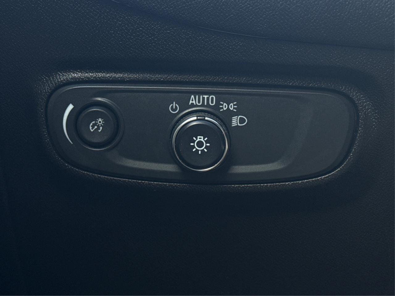 2021 Chevrolet Equinox AWD 4CRUISE HEATED SEATS! WE FINANCE ALL CREDIT! Photo