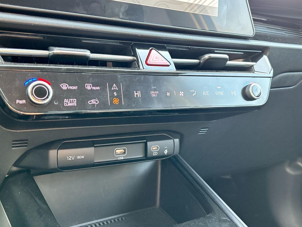 2023 Kia Niro PHEV EX   Efficient, Modern, and Perfectly Versatile Ra Photo