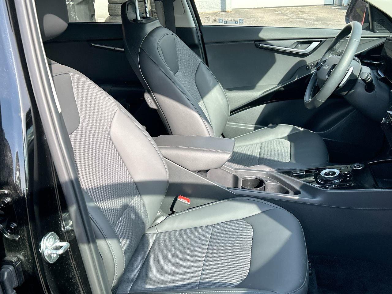 2023 Kia Niro PHEV EX   Efficient, Modern, and Perfectly Versatile Ra Photo