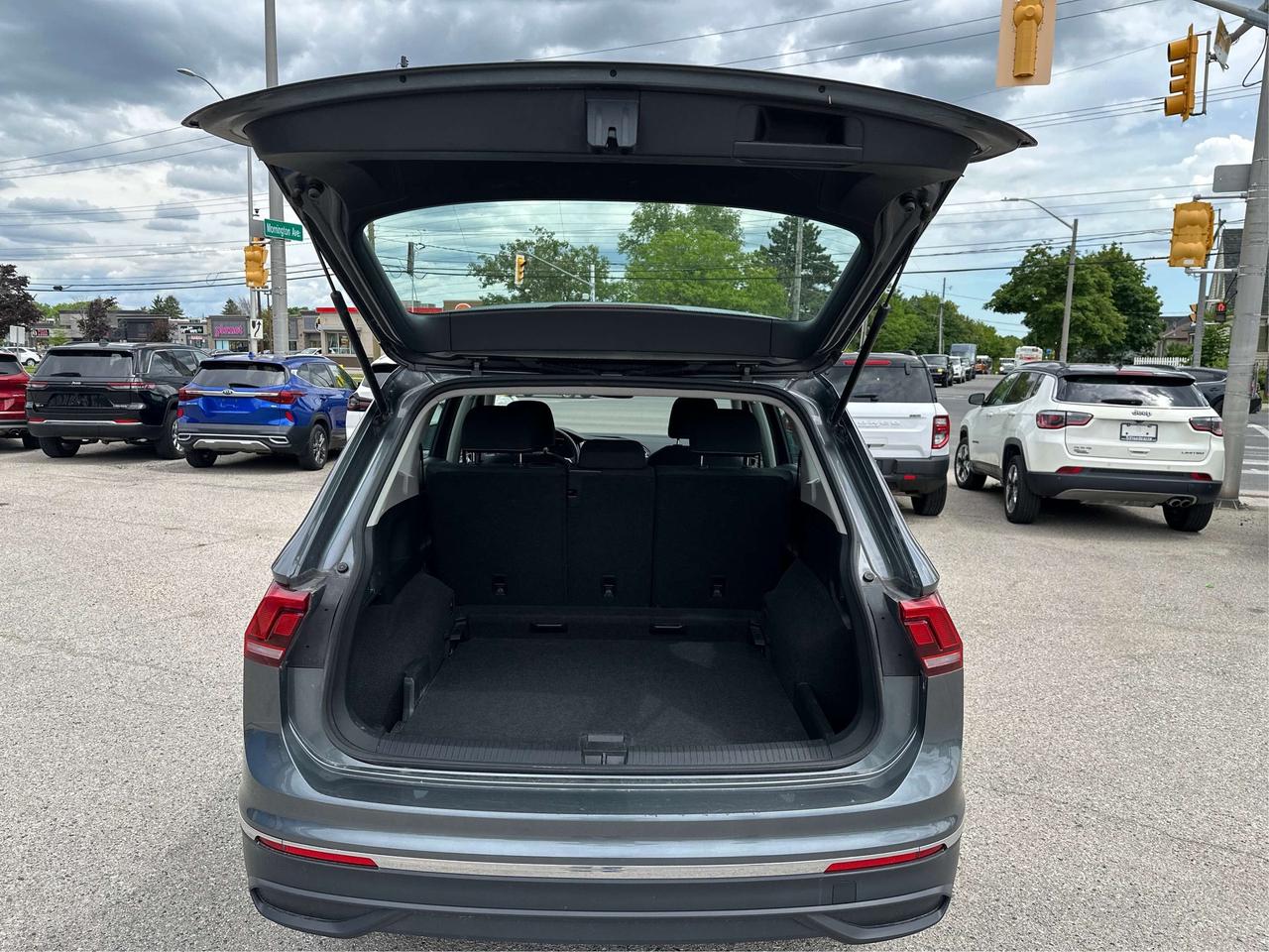 2024 Volkswagen Tiguan AWD HEATED SEATS MINT WE FINANCE ALL CREDIT! Photo