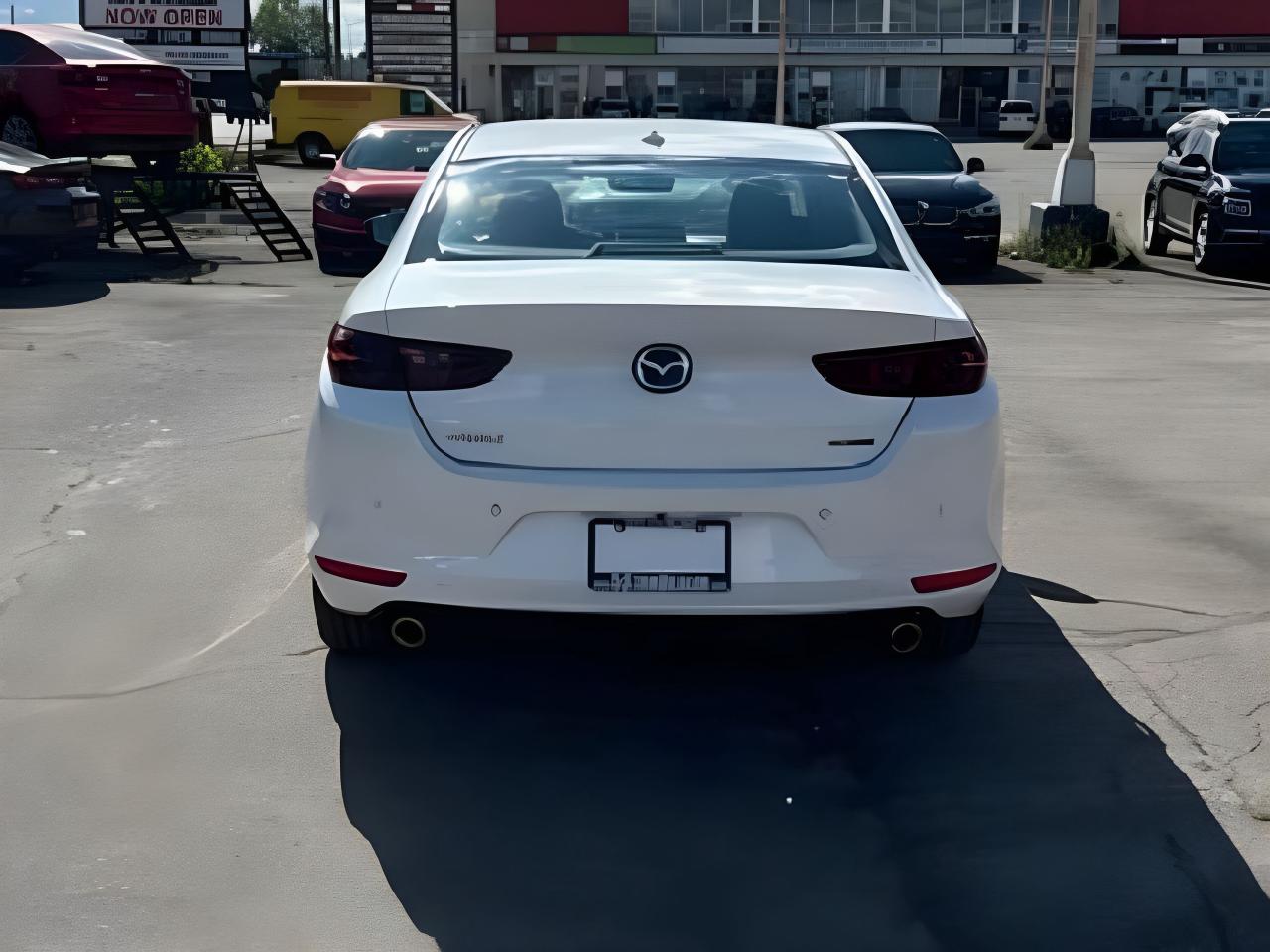 2021 Mazda MAZDA3 GT PREMIUM NAV ROOF LEATHER LOADED WE FINANCE ALL Photo3