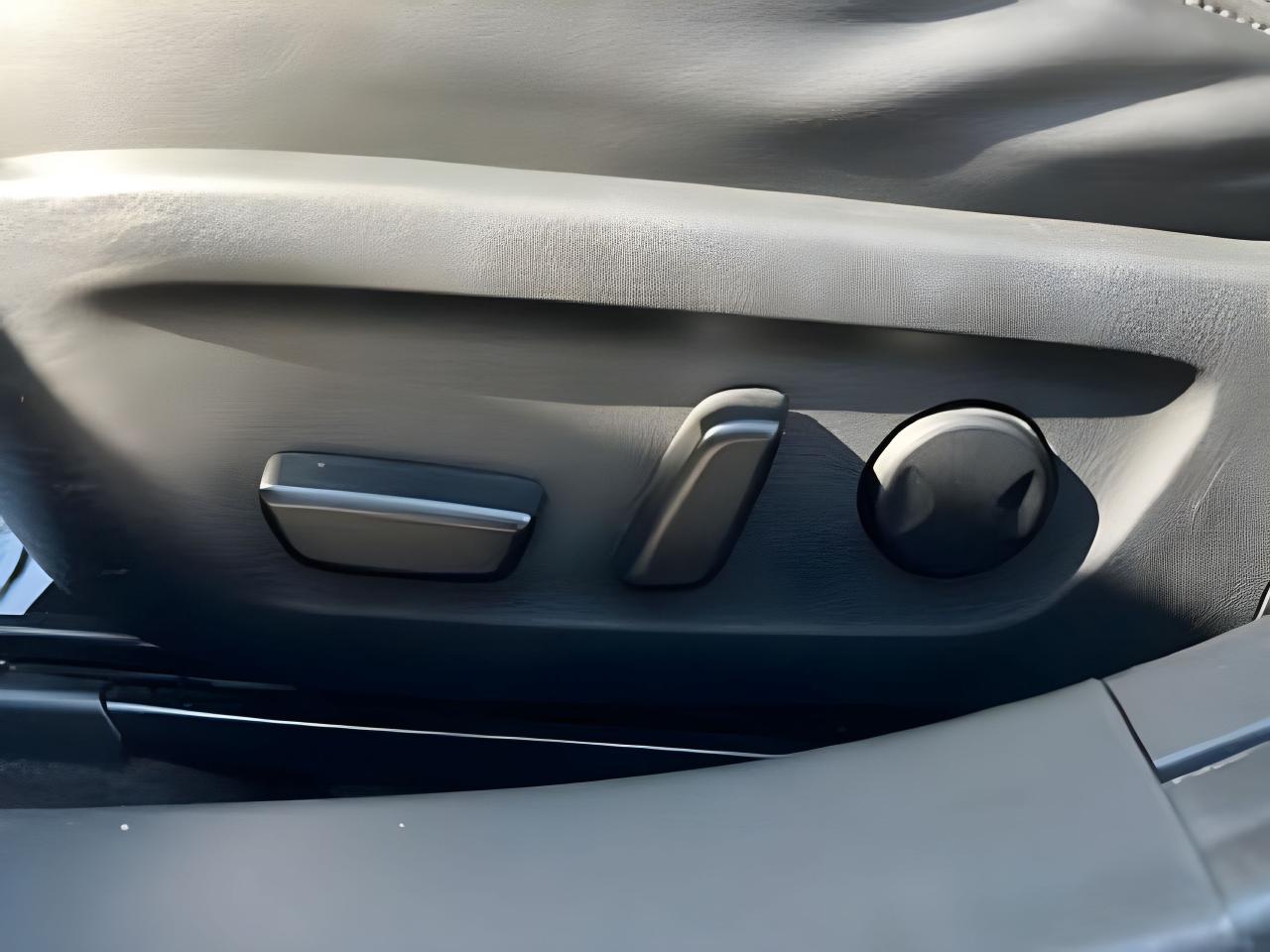 2021 Mazda MAZDA3 GT PREMIUM NAV ROOF LEATHER LOADED WE FINANCE ALL Photo