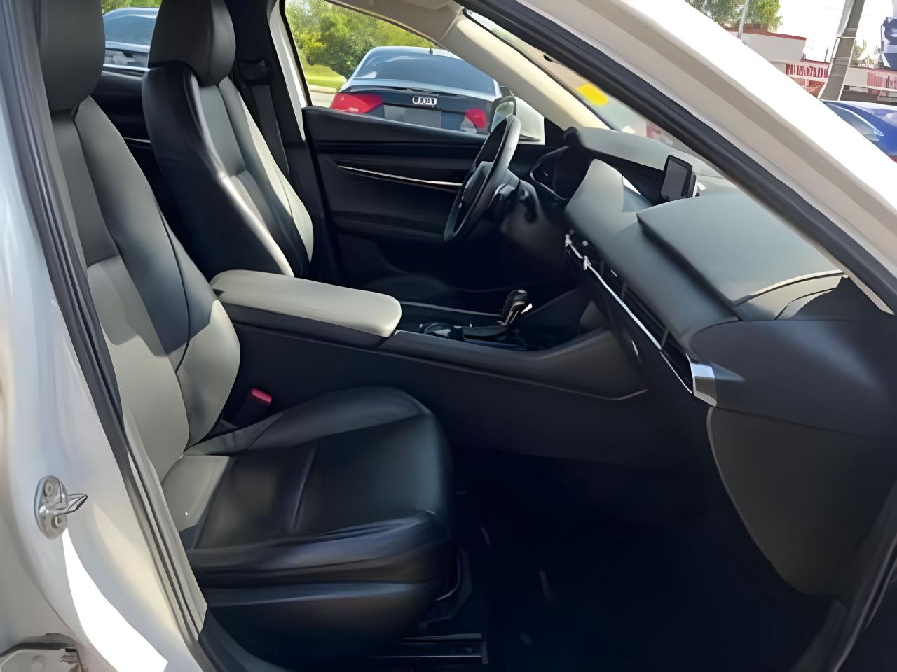 2021 Mazda MAZDA3 GT PREMIUM NAV ROOF LEATHER LOADED WE FINANCE ALL Photo