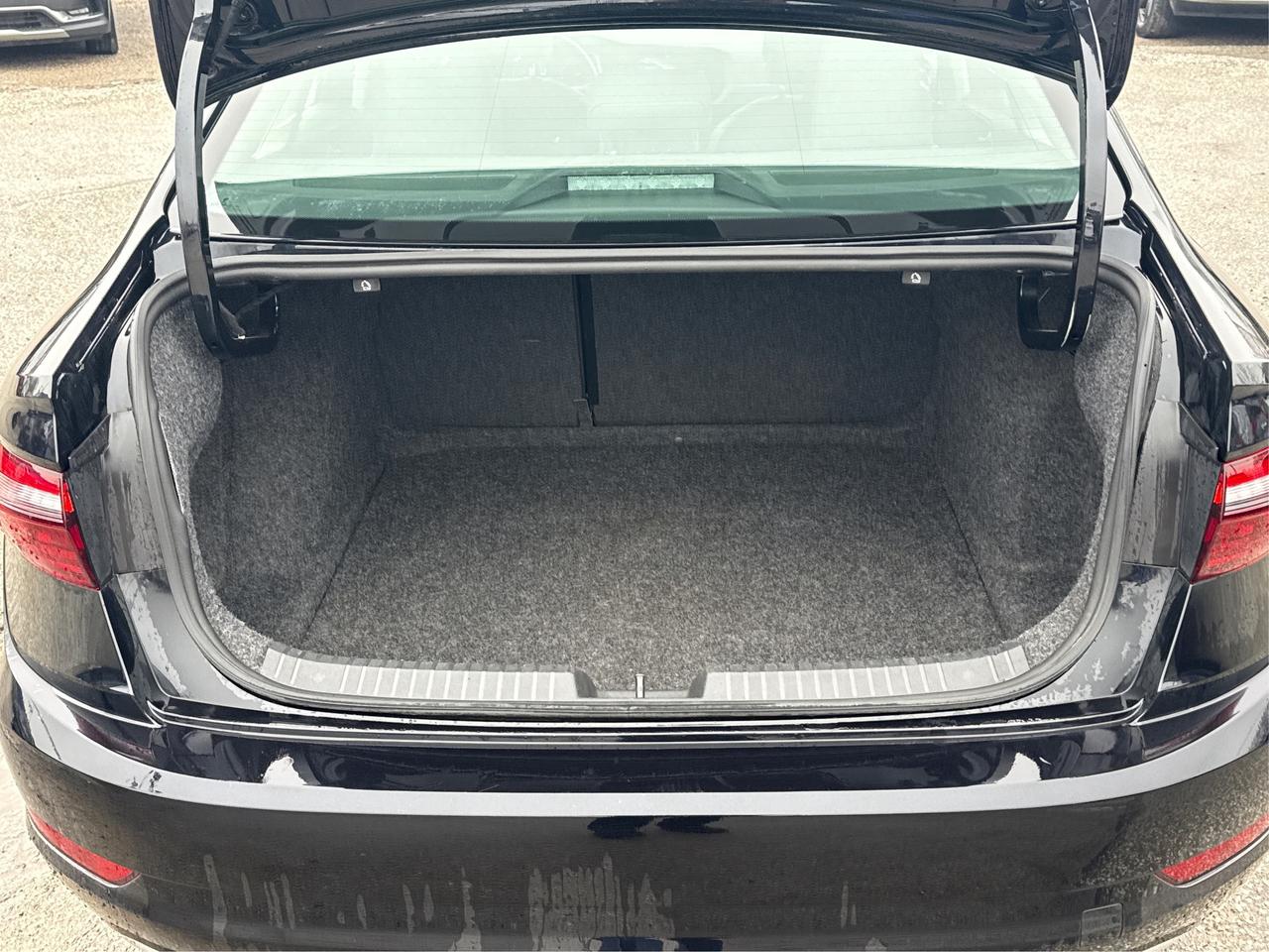 2021 Volkswagen Jetta Highline NAV LEATHER SUNROOF WE FINANCE ALL CREDIT Photo