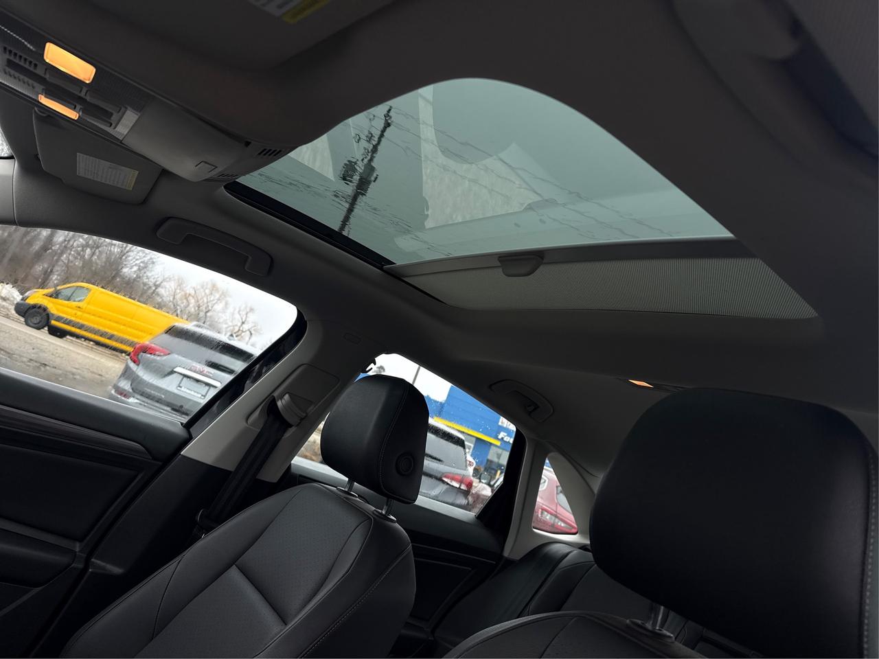 2021 Volkswagen Jetta Highline NAV LEATHER SUNROOF WE FINANCE ALL CREDIT Photo