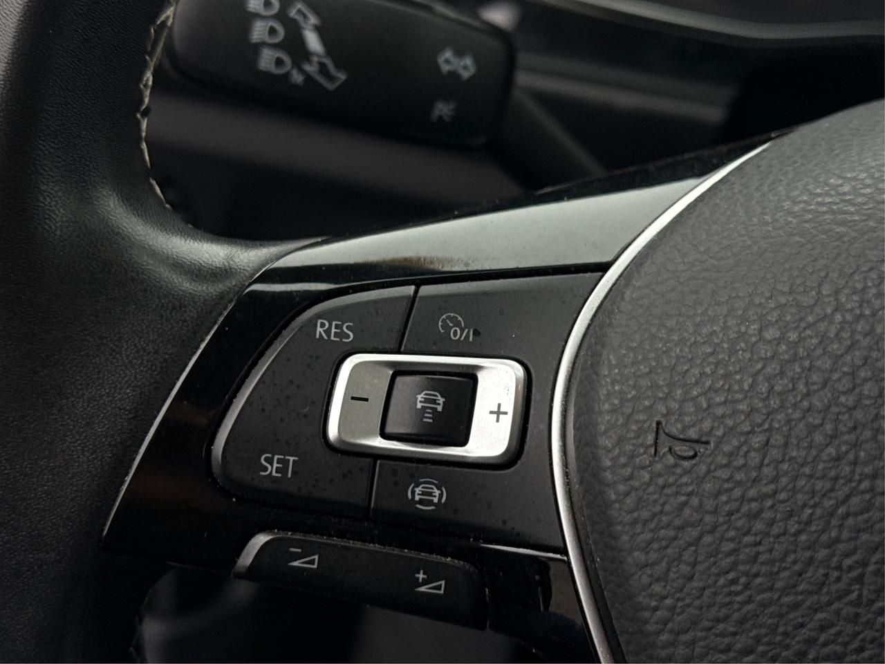 2021 Volkswagen Jetta Highline NAV LEATHER SUNROOF WE FINANCE ALL CREDIT Photo