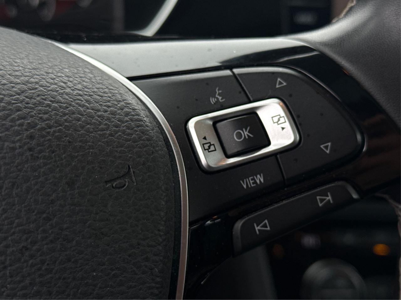 2021 Volkswagen Jetta Highline NAV LEATHER SUNROOF WE FINANCE ALL CREDIT Photo