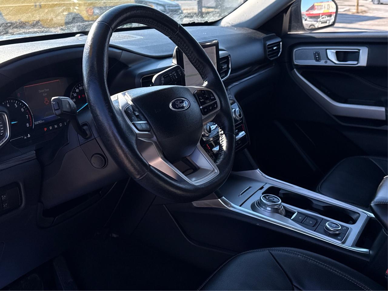 2023 Ford Explorer NAV LEATHER PANO ROOF CLEAN WE FINANCE ALL CREDIT! Photo