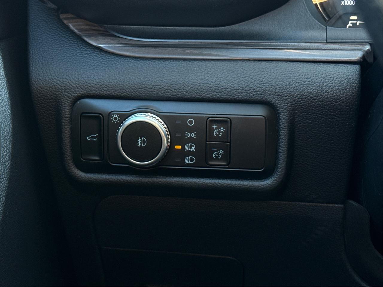 2023 Ford Explorer NAV LEATHER PANO ROOF CLEAN WE FINANCE ALL CREDIT! Photo