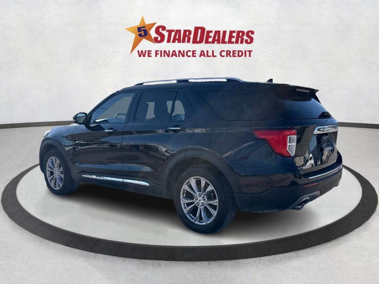 2023 Ford Explorer Limited 4WD NAV LEATHER PANOROOF WE FINANCE Photo