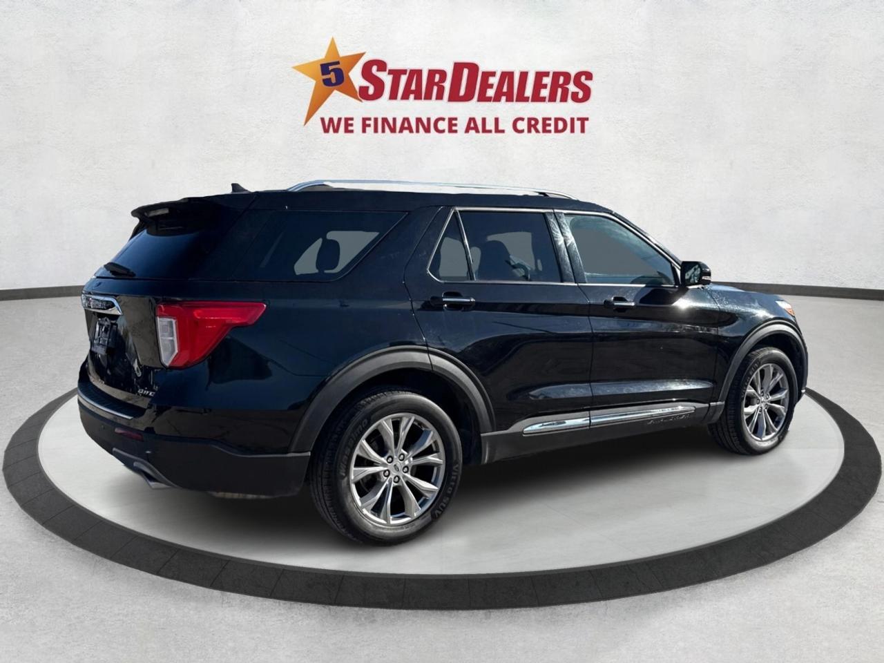 2023 Ford Explorer Limited 4WD NAV LEATHER PANOROOF WE FINANCE Photo