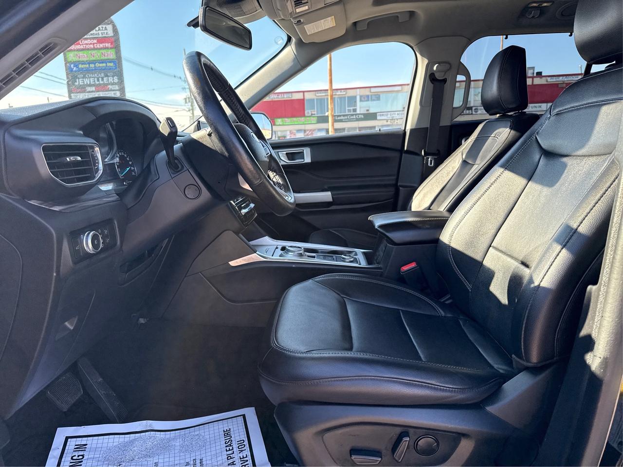 2023 Ford Explorer Limited 4WD NAV LEATHER PANOROOF WE FINANCE Photo