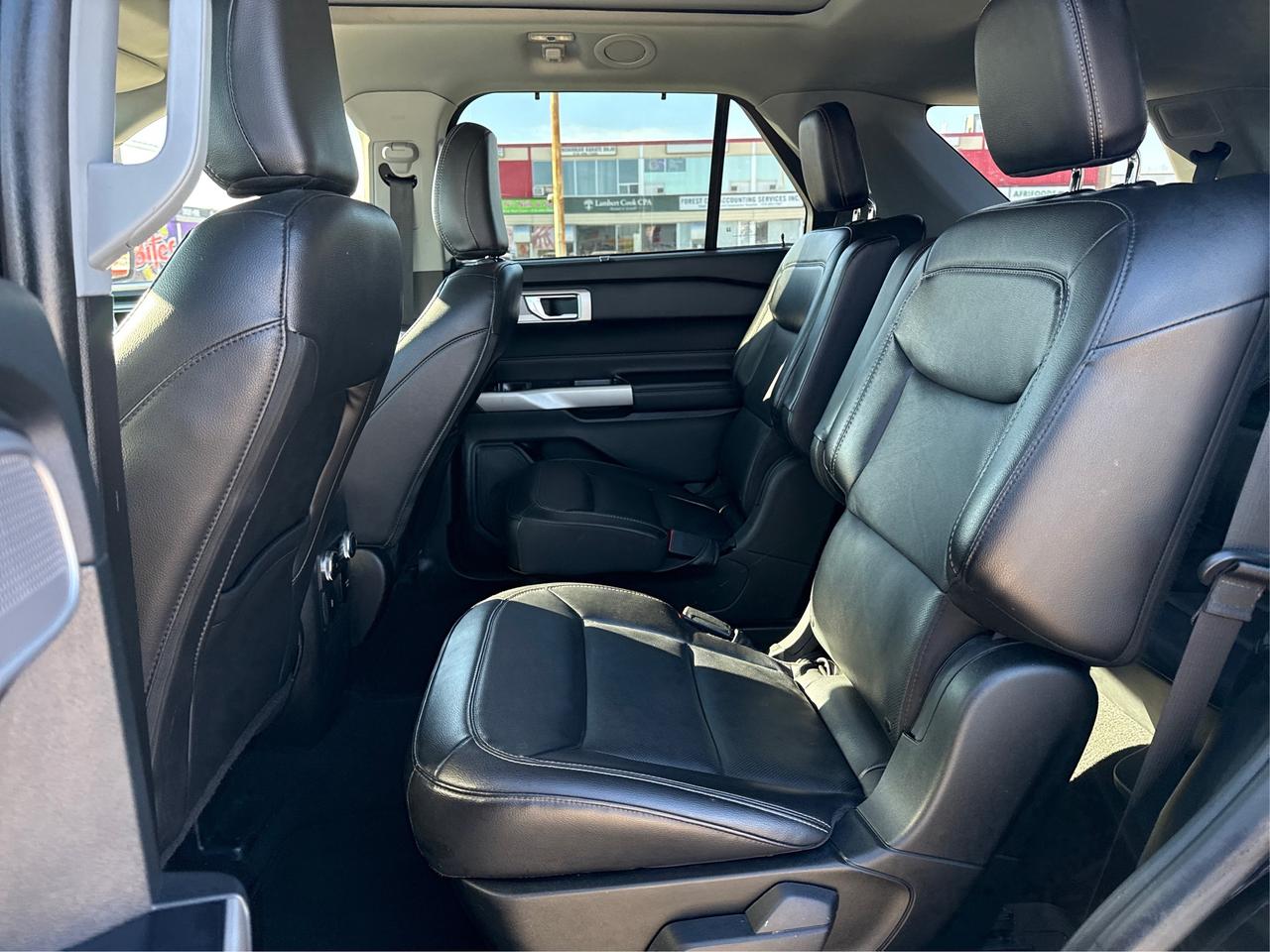 2023 Ford Explorer Limited 4WD NAV LEATHER PANOROOF WE FINANCE Photo