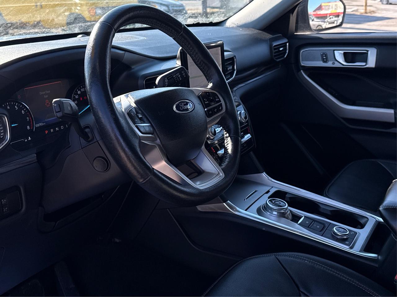 2023 Ford Explorer Limited 4WD NAV LEATHER PANOROOF WE FINANCE Photo