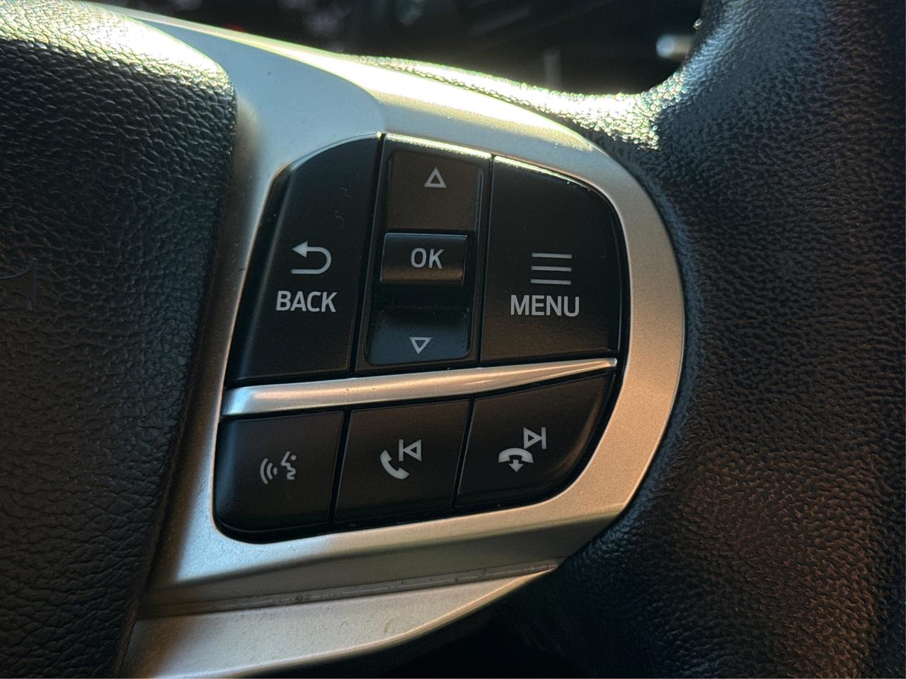 2023 Ford Explorer Limited 4WD NAV LEATHER PANOROOF WE FINANCE Photo