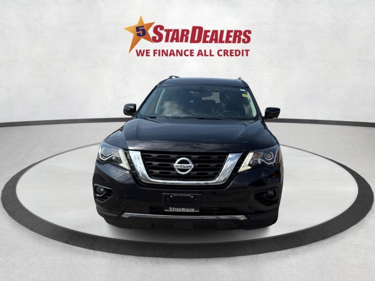 2018 Nissan Pathfinder NAV LEATHER H-SEATS LOADED! WE FINANCE ALL CREDIT! Photo